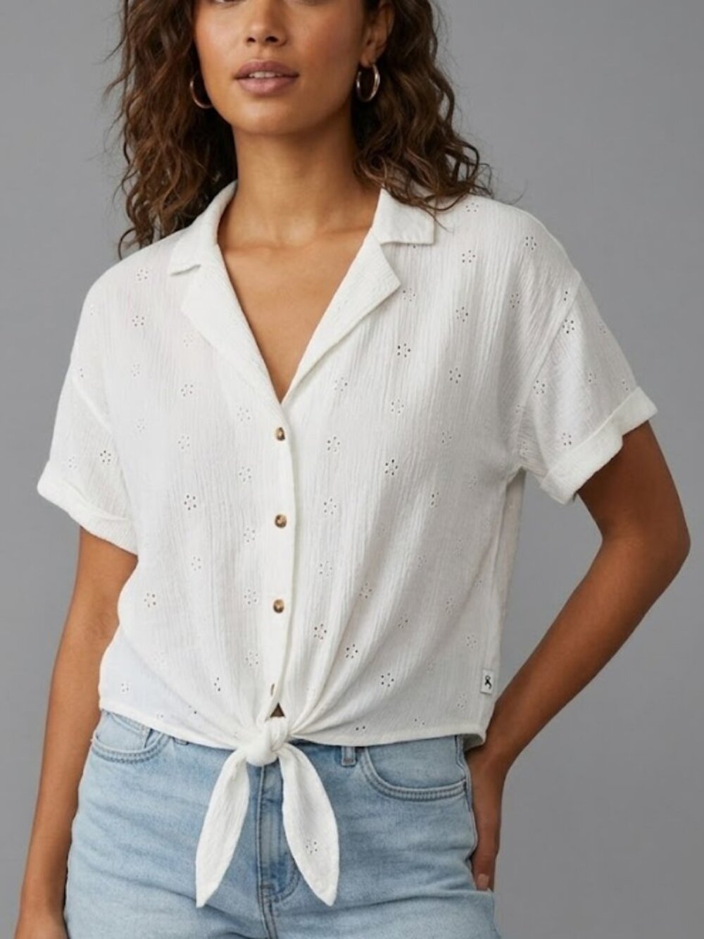 ☀️ Hollister White Eyelet Tie-Front Crop Blouse Size M